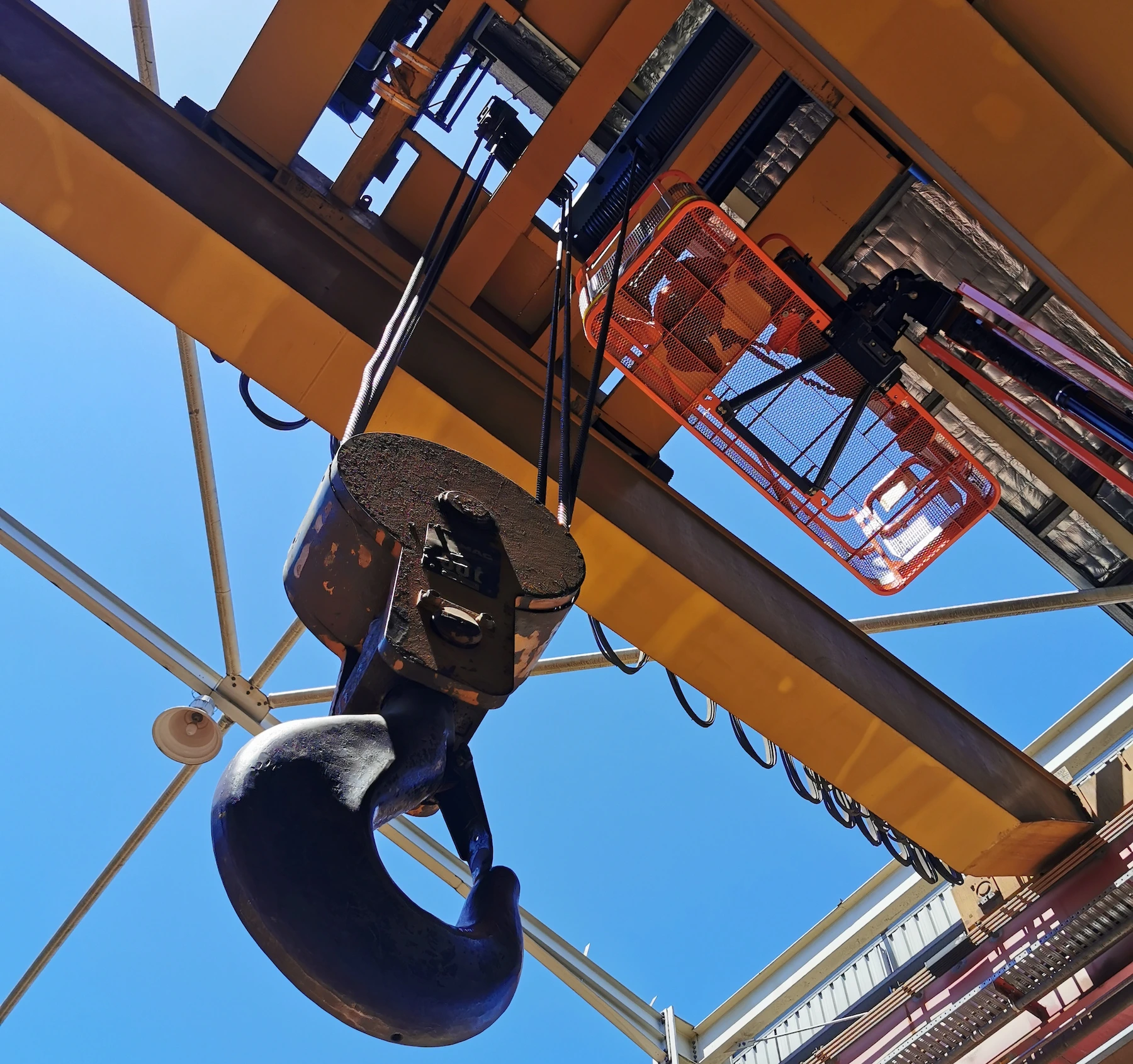 Overhead crane servicing